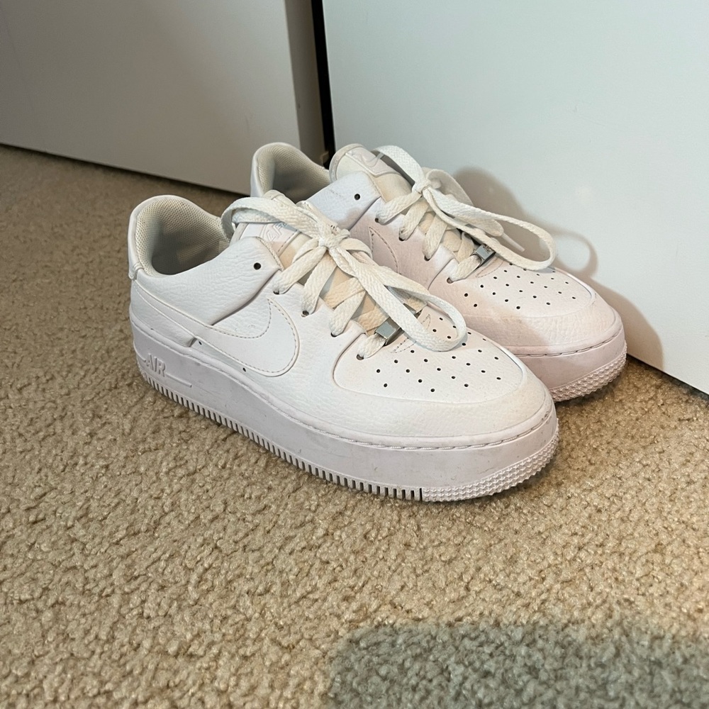 Womens NIKE Air Force 1’s